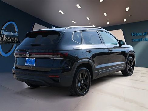New 2026 Volkswagen Taos SE image 5