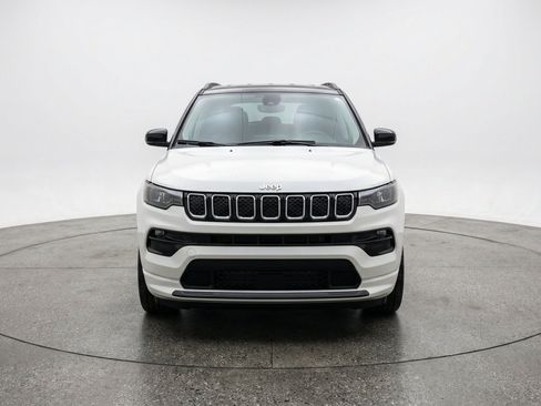 Used 2025 Jeep Compass Limited AWD/4WD image 2