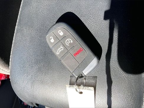 Used 2022 Dodge Charger SXT w/ Blacktop Package image 12