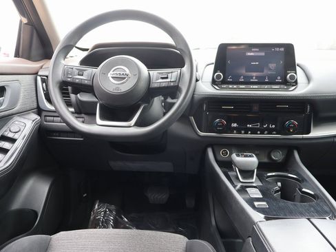 Used 2021 Nissan Rogue SV image 19