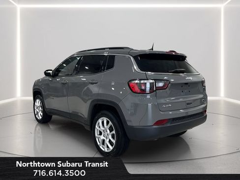 Used 2023 Jeep Compass Latitude AWD/4WD image 3