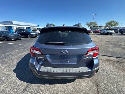 Used 2018 Subaru Outback 2.5i Limited AWD/4WD image 5