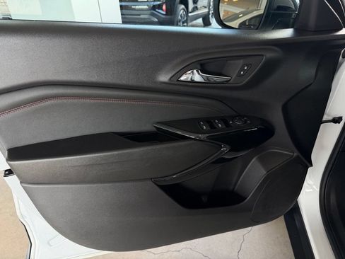 Used 2025 Chevrolet Trax RS w/ Driver Confidence Package FWD image 12