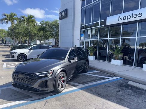 Used 2024 Audi Q8 e-tron Prestige image 11