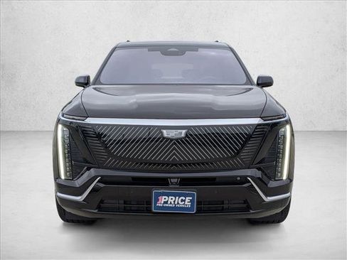 Used 2026 Cadillac Vistiq Premium Luxury AWD/4WD image 2