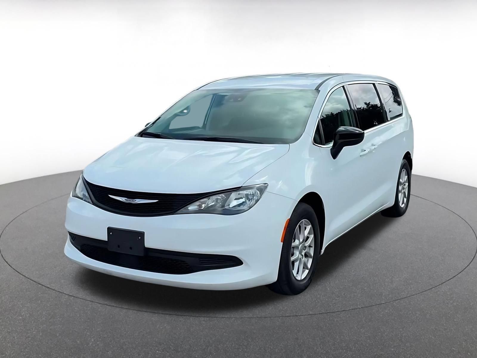 Used 2024 Chrysler Voyager LX FWD image 6