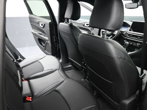 New 2026 Jeep Compass Latitude AWD/4WD image 18