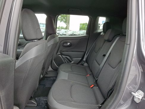 Used 2022 Jeep Renegade Altitude w/ Convenience Group AWD/4WD image 10