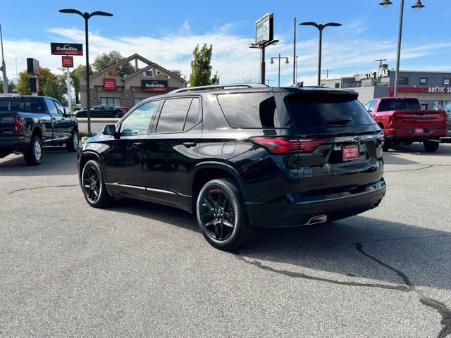 Used 2023 Chevrolet Traverse Premier w/ Redline Edition AWD/4WD image 6