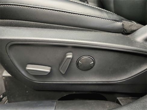 Used 2025 Ford Escape Platinum image 19
