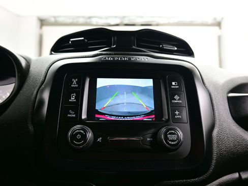 Used 2017 Jeep Renegade Trailhawk image 17