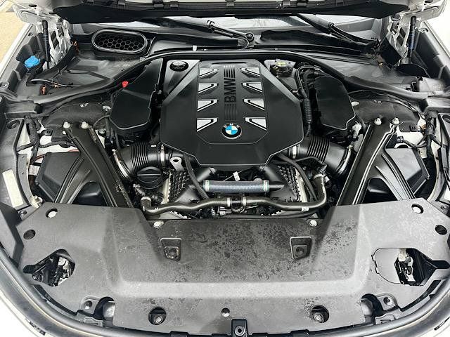 Used 2023 BMW 760i xDrive AWD/4WD image 15