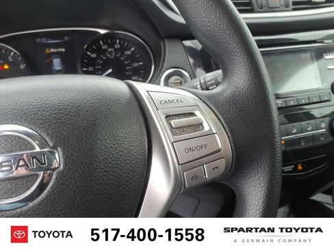 Used 2016 Nissan Rogue SV image 16