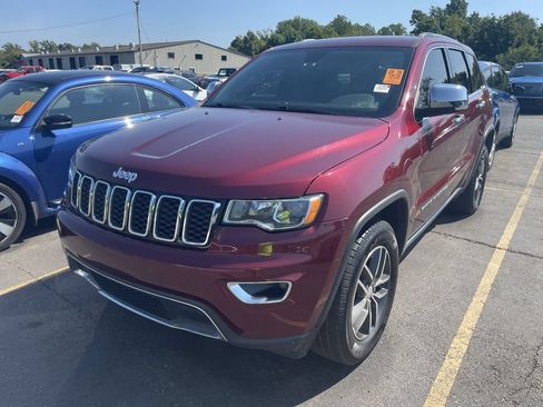 Used 2018 Jeep Grand Cherokee Limited AWD/4WD image 3