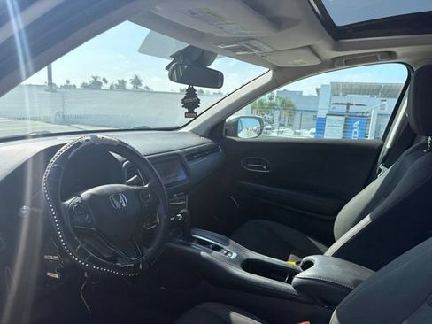 Used 2022 Honda HR-V EX image 3