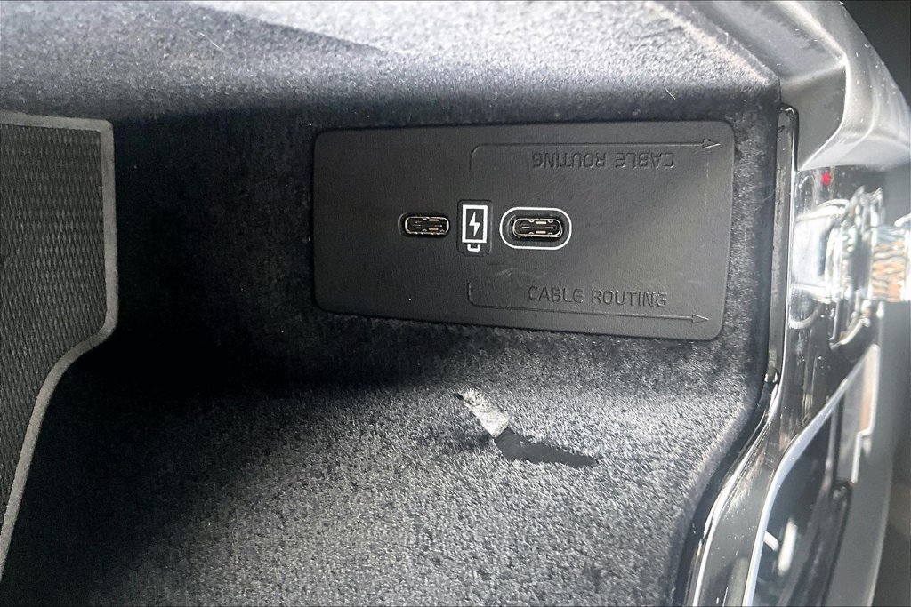 Certified 2024 Volvo XC60 B5 Ultimate w/ Protection Package Premier AWD/4WD image 34