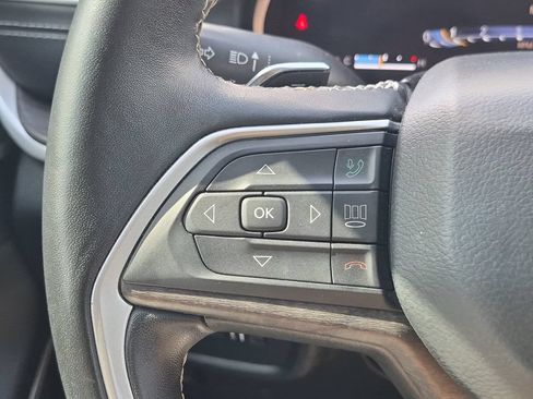 Used 2022 Jeep Grand Cherokee Limited AWD/4WD image 25