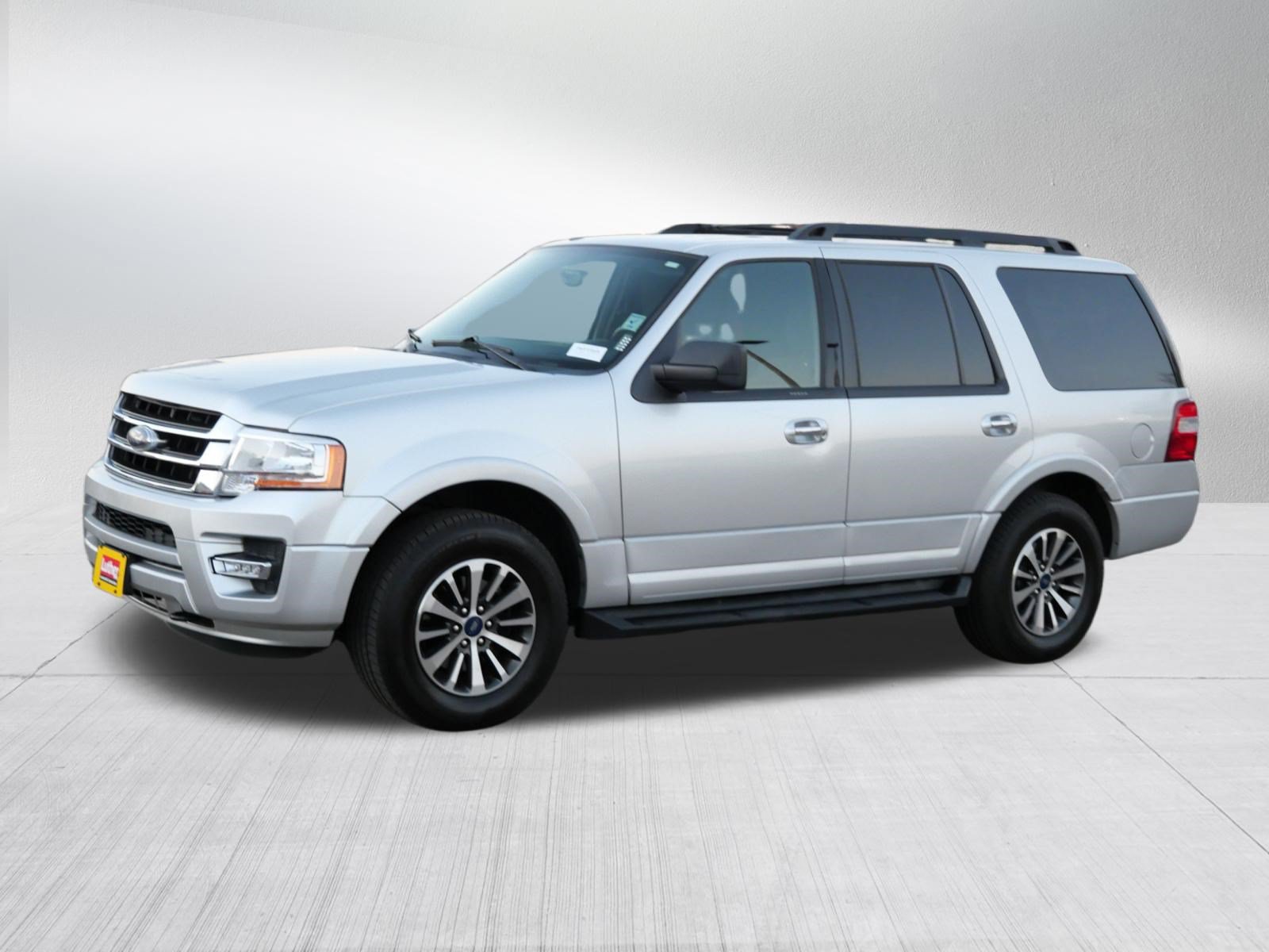 Certified 2017 Ford Expedition XLT AWD/4WD image 3