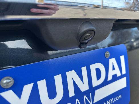 Used 2022 Ford Explorer Limited w/ Equipment Group 301A image 9