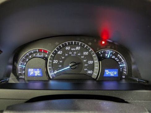 Used 2015 Toyota Camry LE FWD image 19