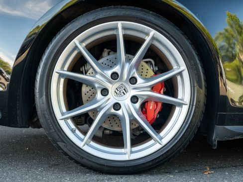 Certified 2017 Porsche 911 Carrera 4S AWD/4WD image 14