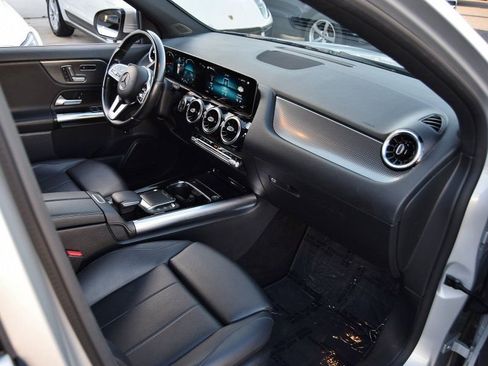 Used 2021 Mercedes-Benz GLA 250 4MATIC w/ Premium Package image 23