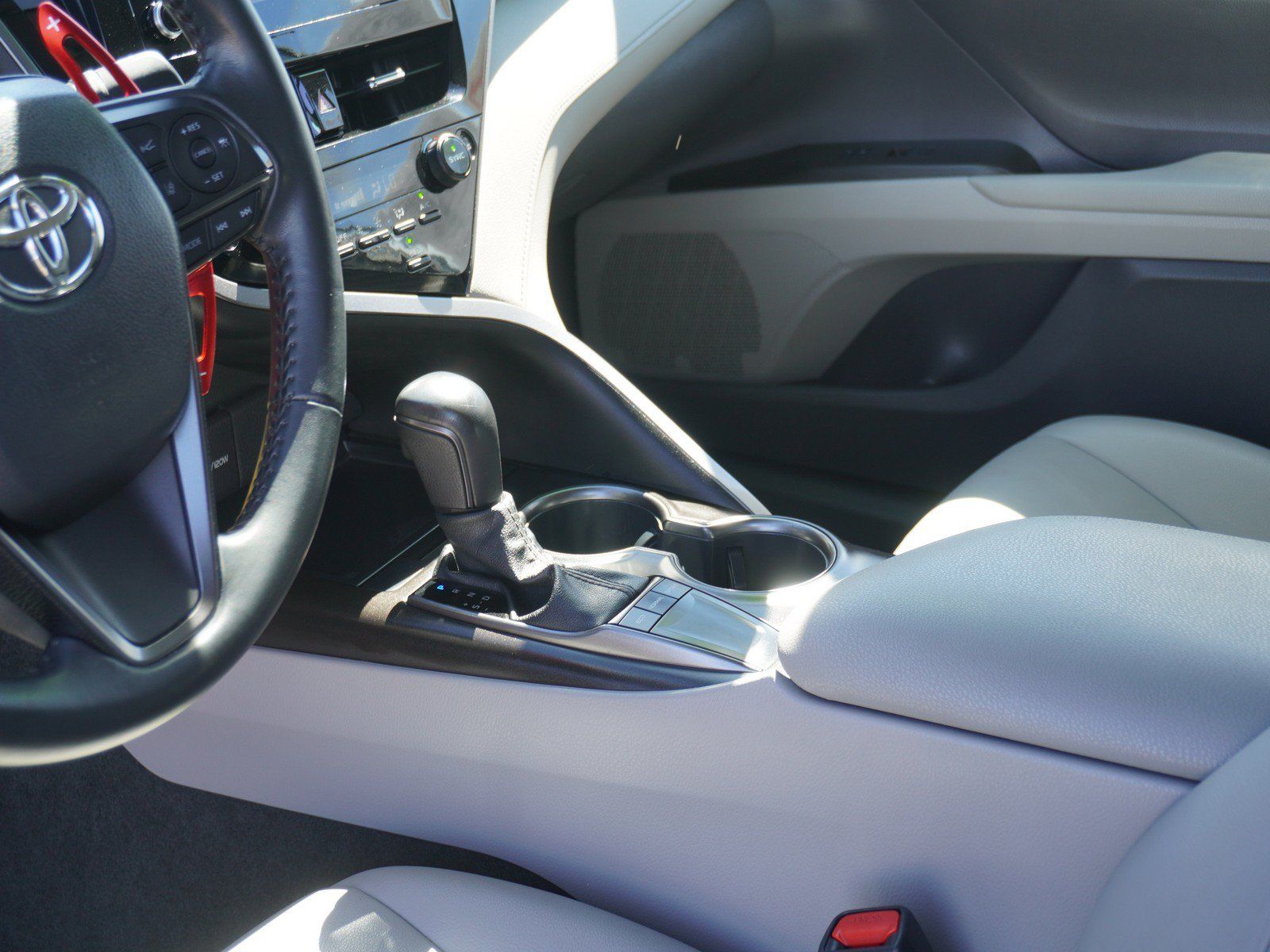 Used 2023 Toyota Camry SE FWD image 18
