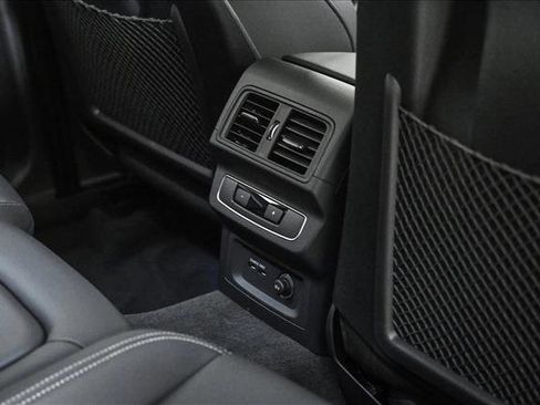 Certified 2025 Audi Q5 2.0T Premium Plus w/ Premium Plus Package image 18