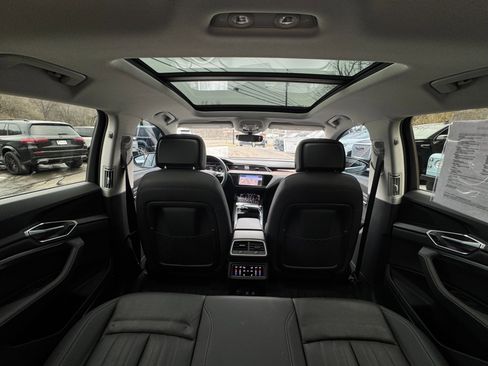 Used 2019 Audi e-tron Premium Plus image 42