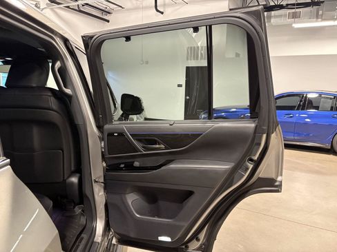 Used 2024 Lexus LX 600 4WD w/ Luxury Package image 39