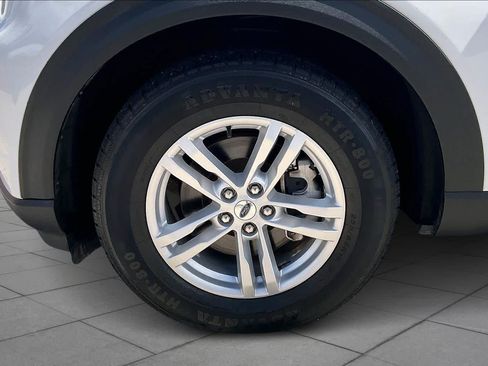 Used 2022 Ford Explorer XLT w/ Equipment Group 202A RWD image 19