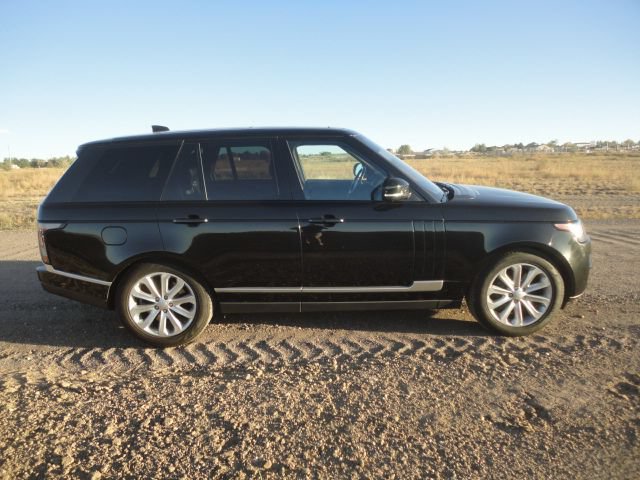 Used 2017 Land Rover Range Rover HSE AWD/4WD image 2