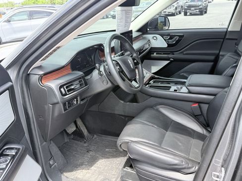 Used 2024 Lincoln Aviator Reserve w/ Equipment Group 201A AWD/4WD image 9