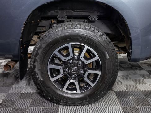 Used 2010 Toyota Tundra Limited AWD/4WD image 39