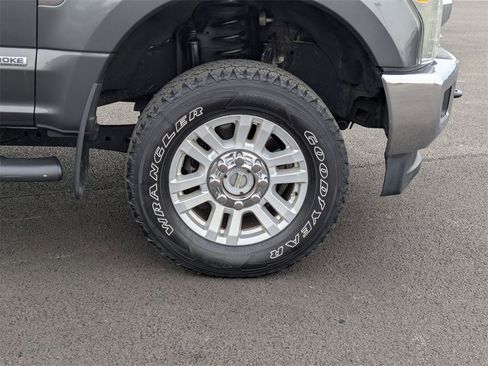 Used 2017 Ford F250 XLT w/ XLT Value Package image 21