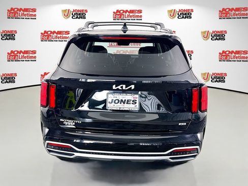 Certified 2023 Kia Sorento SX AWD/4WD image 19