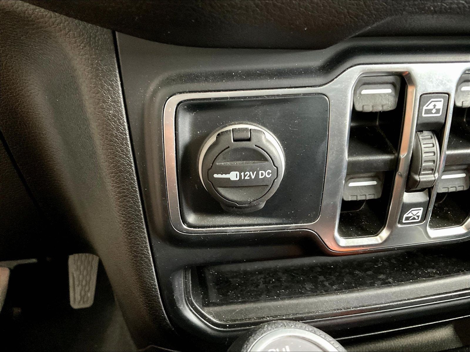 Used 2024 Jeep Wrangler Unlimited Sport AWD/4WD image 16