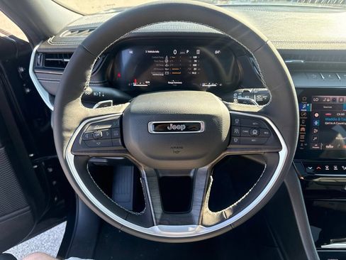 New 2026 Jeep Grand Cherokee Limited w/ Limited Altitude Package AWD/4WD image 10