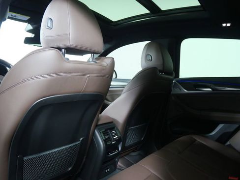 Certified 2024 BMW X4 M40i w/ Premium Package image 21