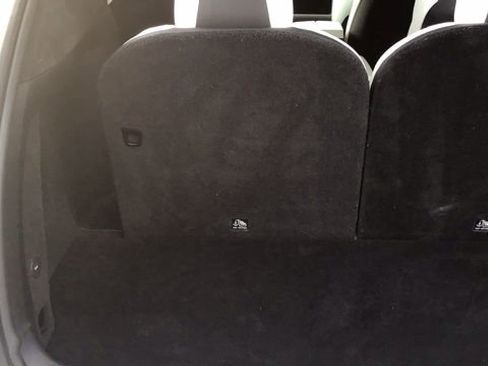 Used 2018 Tesla Model X 75D image 10