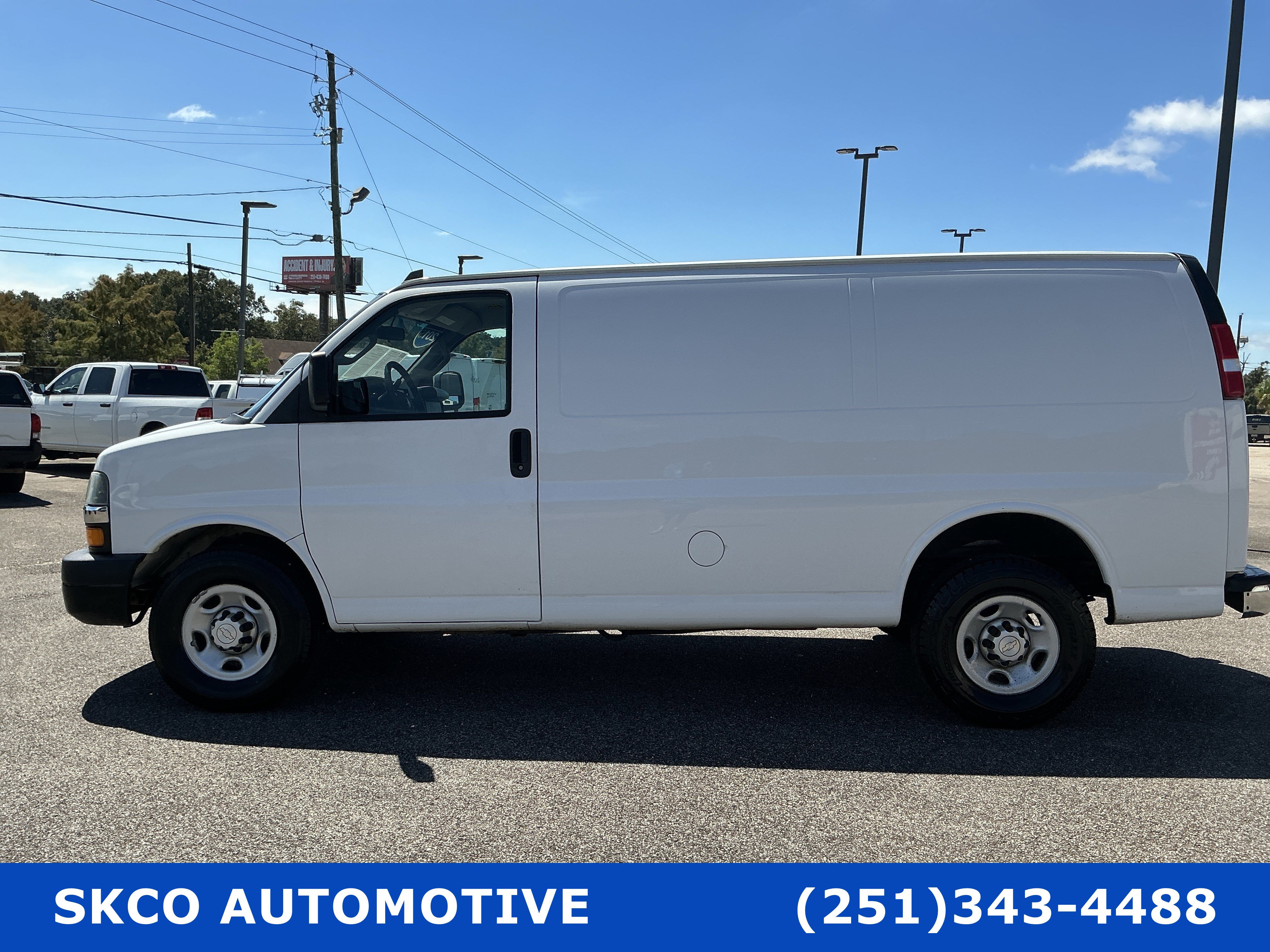 Used 2019 Chevrolet Express 2500 w/ Driver Convenience Package RWD image 2