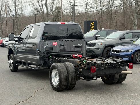 Used 2023 Ford F350 Lariat image 7