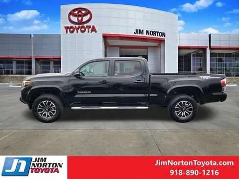 Used 2022 Toyota Tacoma TRD Sport w/ Technology Package RWD image 5
