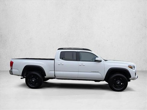 Used 2016 Toyota Tacoma SR5 image 4