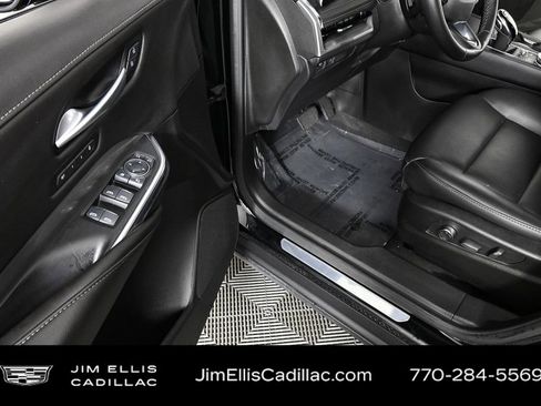 Certified 2025 Cadillac XT4 Premium Luxury image 8