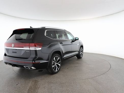 Used 2024 Volkswagen Atlas SEL Premium R-Line image 17