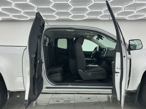 Used 2018 Chevrolet Colorado LT w/ LT Convenience Package AWD/4WD image 21