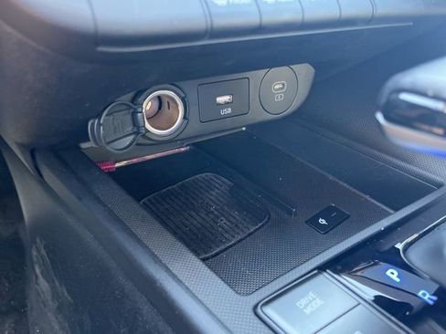 Used 2025 Hyundai Elantra SEL FWD image 25