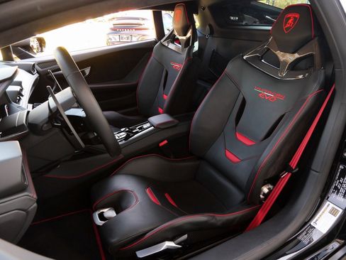 Used 2022 Lamborghini Huracan EVO image 6