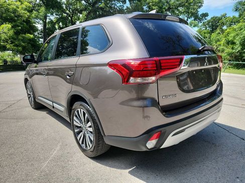 Used 2019 Mitsubishi Outlander SE FWD image 5